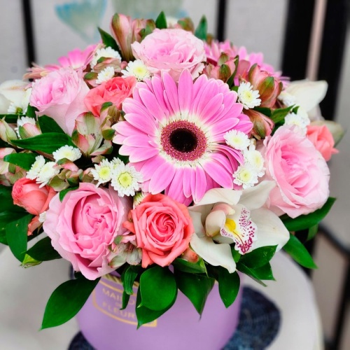 Цветы в шляпной коробке фото 5