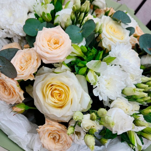 Авторский букет из кустовой розы и розы Канделайт фото 3 Авторский букет из кустовой розы и розы Канделайт фото 3