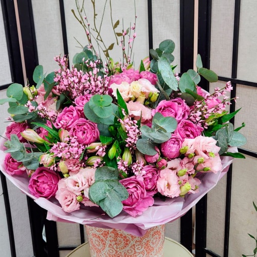 Авторский букет из кустовой розы Бомбастик фото 2 Авторский букет из кустовой розы Бомбастик фото 2