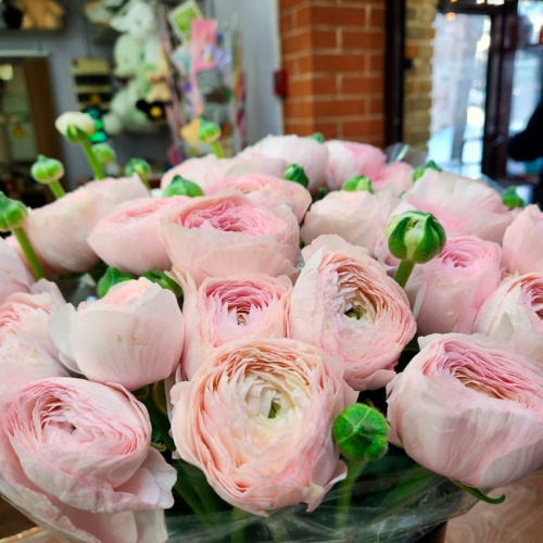 Корзина с Ранункулюсами фото 2