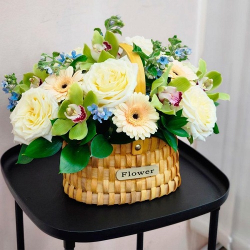 Корзина с цветами Микс фото 2