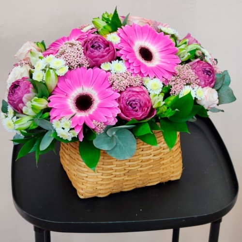 Корзина с цветами Микс