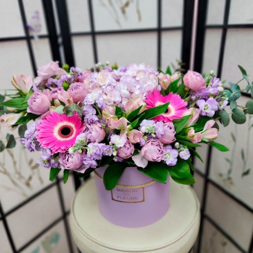 Цветы в шляпной коробке фото 4