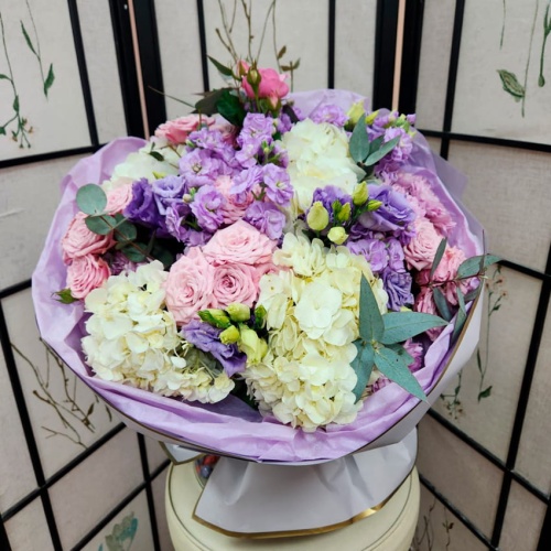 Авторский букет из кустовой розы и Гортензии фото 2 Авторский букет из кустовой розы и Гортензии фото 2