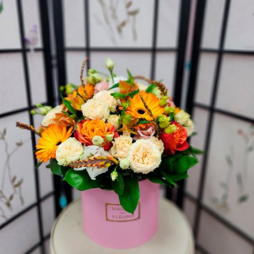 Цветы в шляпной коробке фото 2