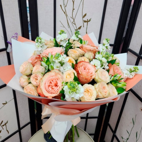 Авторский букет с Кахалой