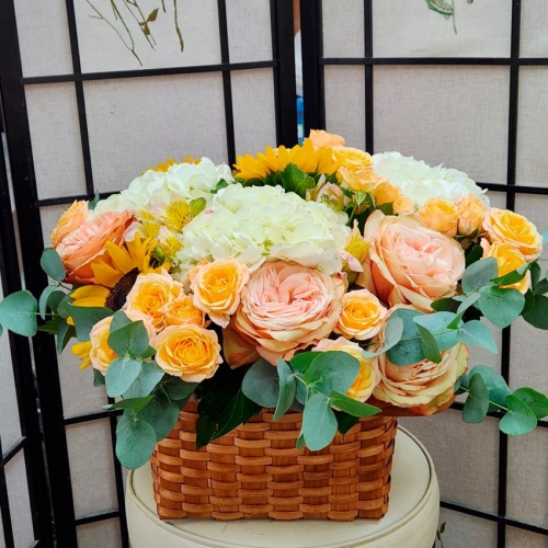 Корзина с цветами, большие композиции фото 3