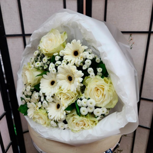 Авторский букет из розы Эквадор и Герминии фото 2