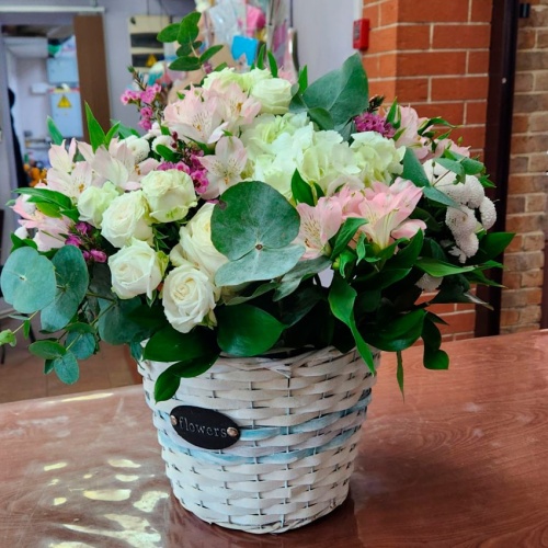 Корзина с цветами Микс