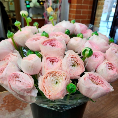 Цветы в шляпной коробке фото 2