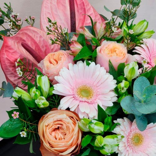 Цветы в шляпной коробке фото 4