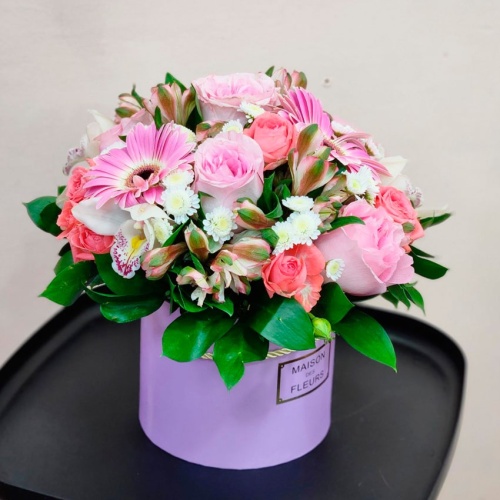 Цветы в шляпной коробке фото 3