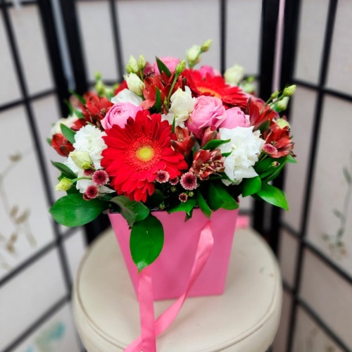 Цветы в шляпной коробке фото 4