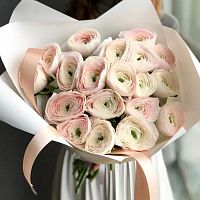 Авторский букет из Ранункулюсов