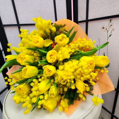 Желтые Тюльпаны с Мимозой
