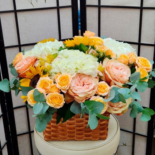 Корзина с цветами, большие композиции фото 2