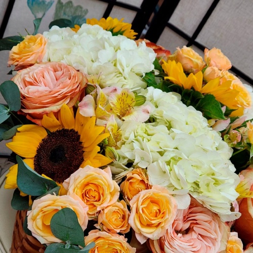 Корзина с цветами, большие композиции фото 6