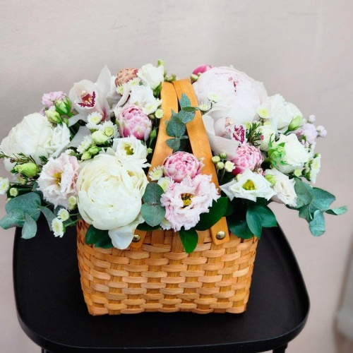 Корзина с цветами Микс