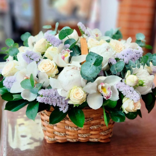 Корзина с Пионами